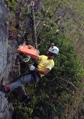 24 lifeguards train 8